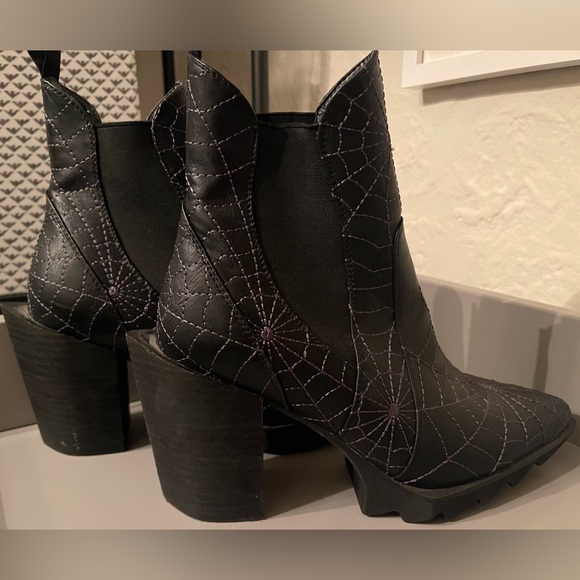 Dolls Kill Widow spiderweb boots with heel - Picture 2 of 4
